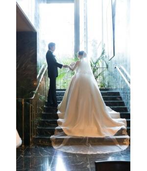 一着のドレスが紡ぐ、ふたつの美しさ。<br><br>大切な一日のお手伝いができましたこと<br>心より光栄に、そして嬉しく思っております。<br>