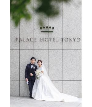 ロールカラーケープをアレンジして、<br>上品でクラシカルな雰囲気で素敵に着ていただきました。<br>ご新郎ご新婦様との出会いに感謝です!<br>
